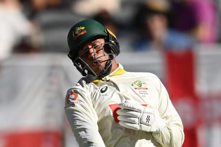 Khawaja penalty-box (9)